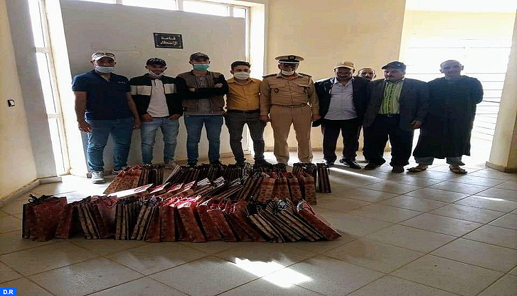 توزيع كسوة العيد على أطفال أسر معوزة بسيدي بوعثمان 
