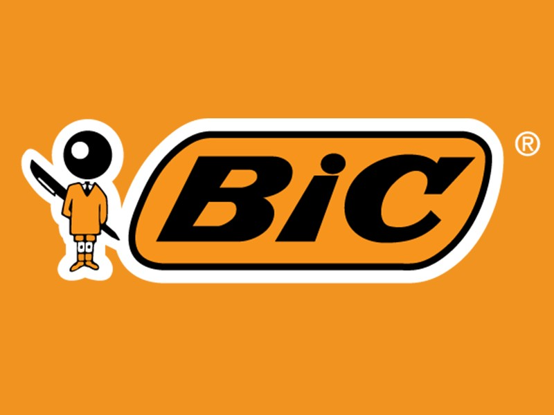 “BIC Cristal Pen Awards” .. تكريم عشرة مربين من مختلف بلدان العالم