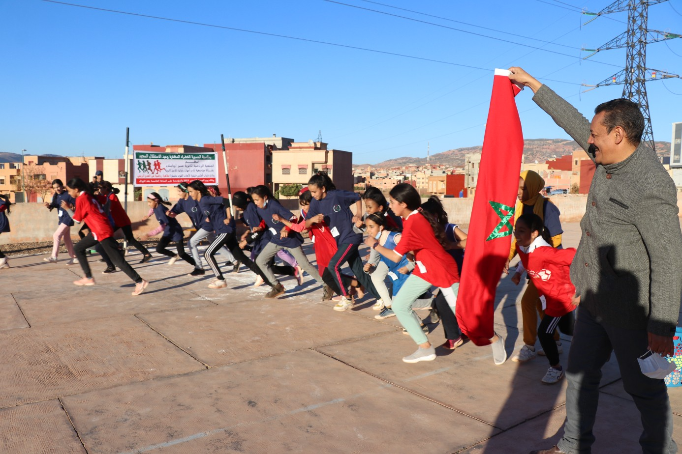 الجمعية الرياضية لثانوية عسو أو باسلام الإعدادية بخنيفرة تنظم تظاهرة رياضية في العدو الريفي لفائدة تلامذة المؤسسة