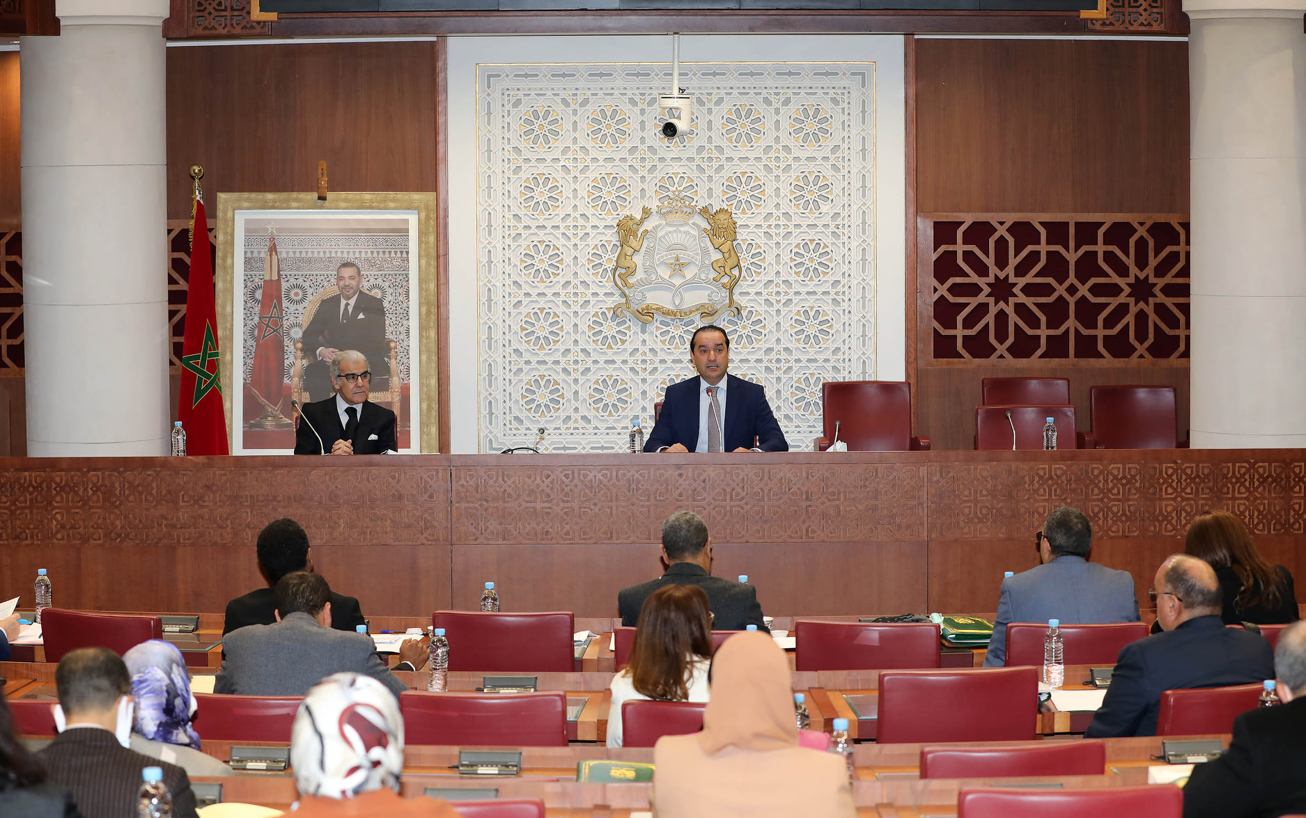 لجنة المالية والتنمية الاقتصادية بمجلس النواب تبحث مع والي بنك المغرب وضعية الاستثمار وولوجية المقاولة إلى التمويل البنكي