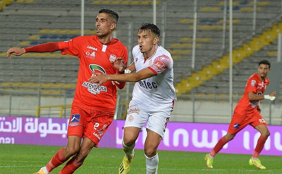 بطولة ” إنوي ” (الدورة 18) .. الوداد الرياضي ينهزم بميدانه أمام حسنية أكادير (0-2)