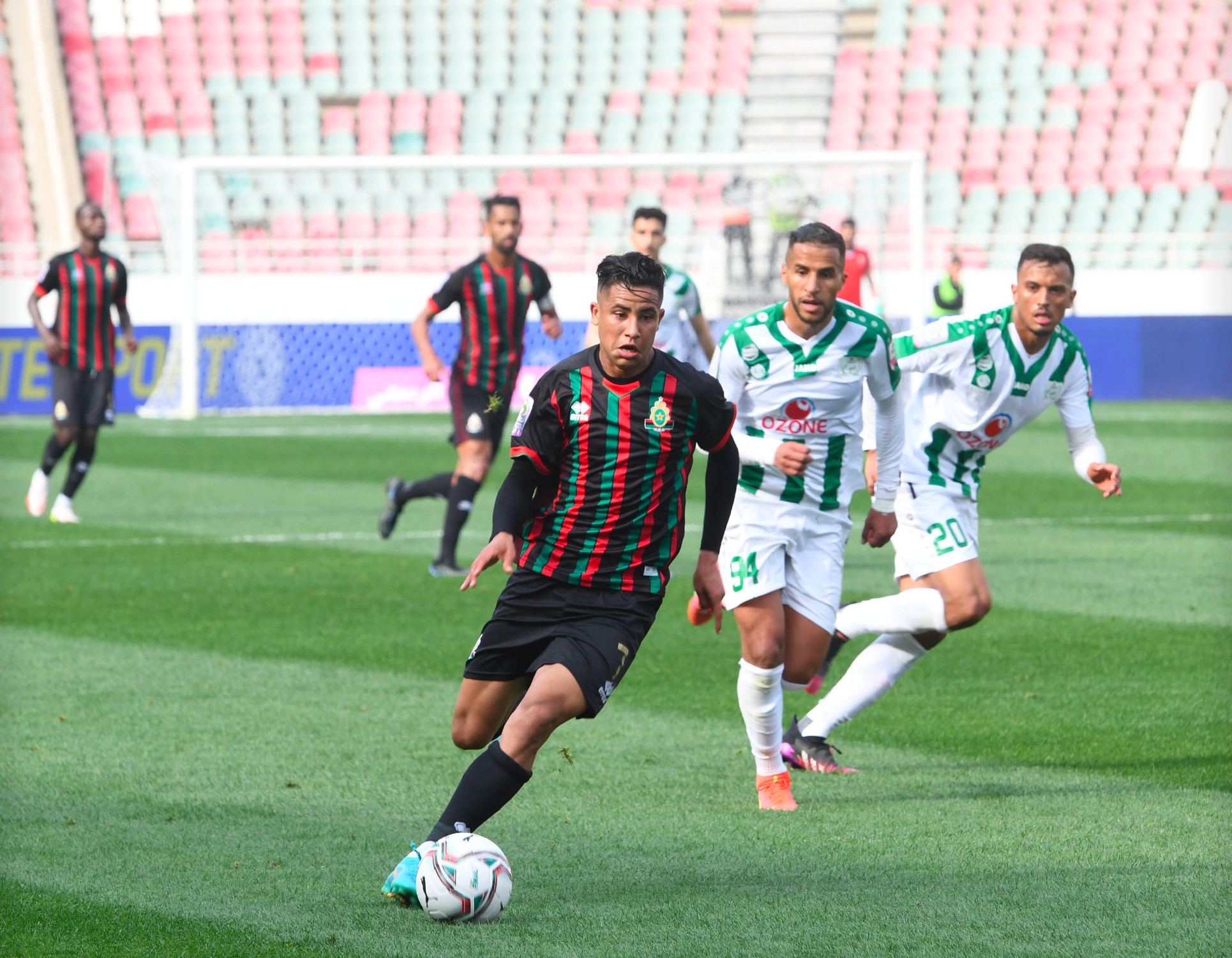 البطولة الوطنية الاحترافية ” إنوي ” (الدورة ال19) .. فريق الجيش الملكي يفوز على ضيفه فريق الدفاع الحسني الجديدي 3-1