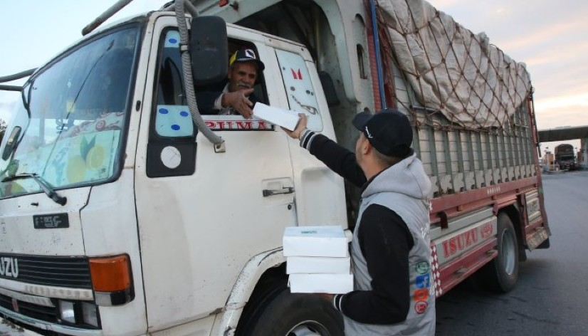 إفطار عابري السبيل بالطريق السيار .. مبادرة مواطنة تعكس تشبث المغاربة بقيم العطاء والتضامن خلال الشهر الفضيل