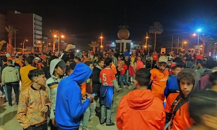 الجماهير البركانية تحتفي بتتويج فريقها باللقب الأفريقي الثاني