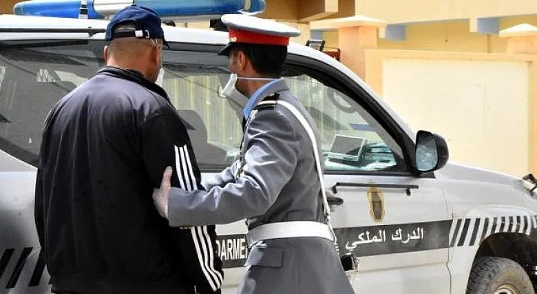 درك خنيفرة يقوم بتفكيك شبكة للنصب والاحتيال يقودها عسكري