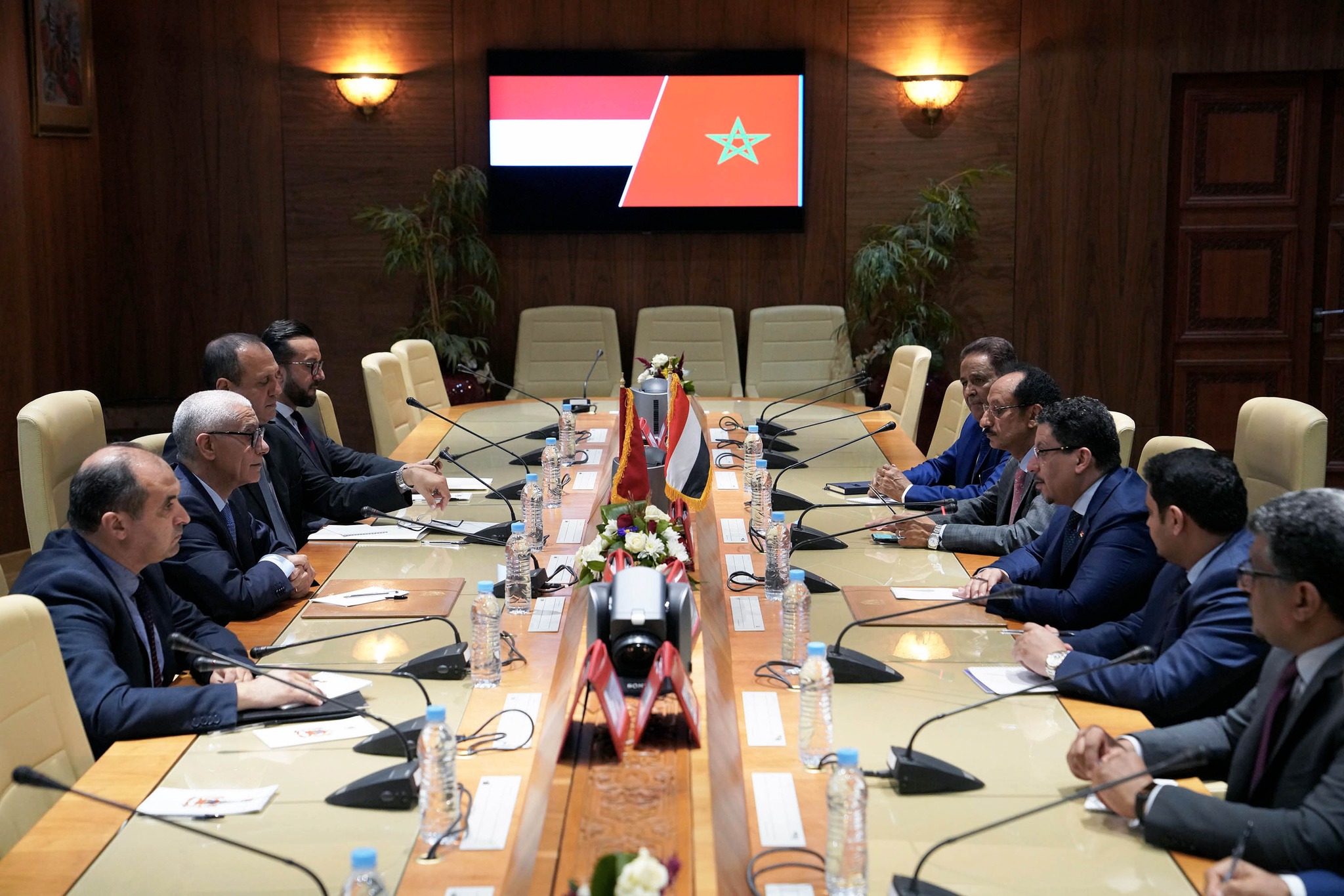 الطالبي العلمي يتباحث مع وزير الخارجية اليمني