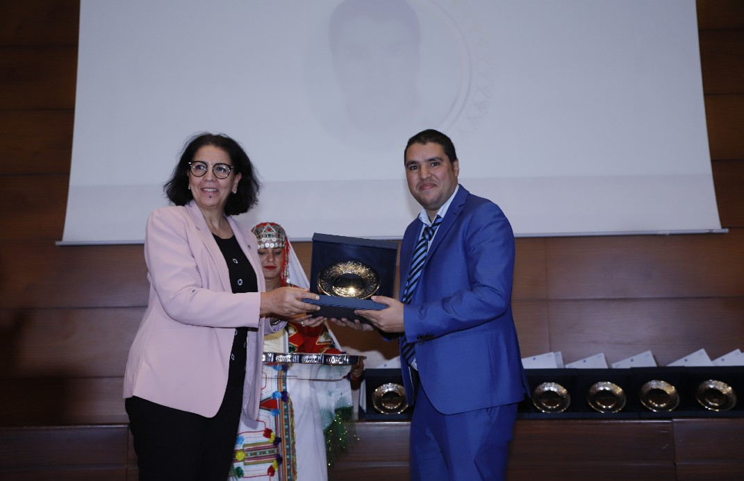الجائزة الوطنية للثقافة الأمازيغية 2021 .. الصحفي المصطفى عياش يفوز بجائزة الصحافة المكتوبة