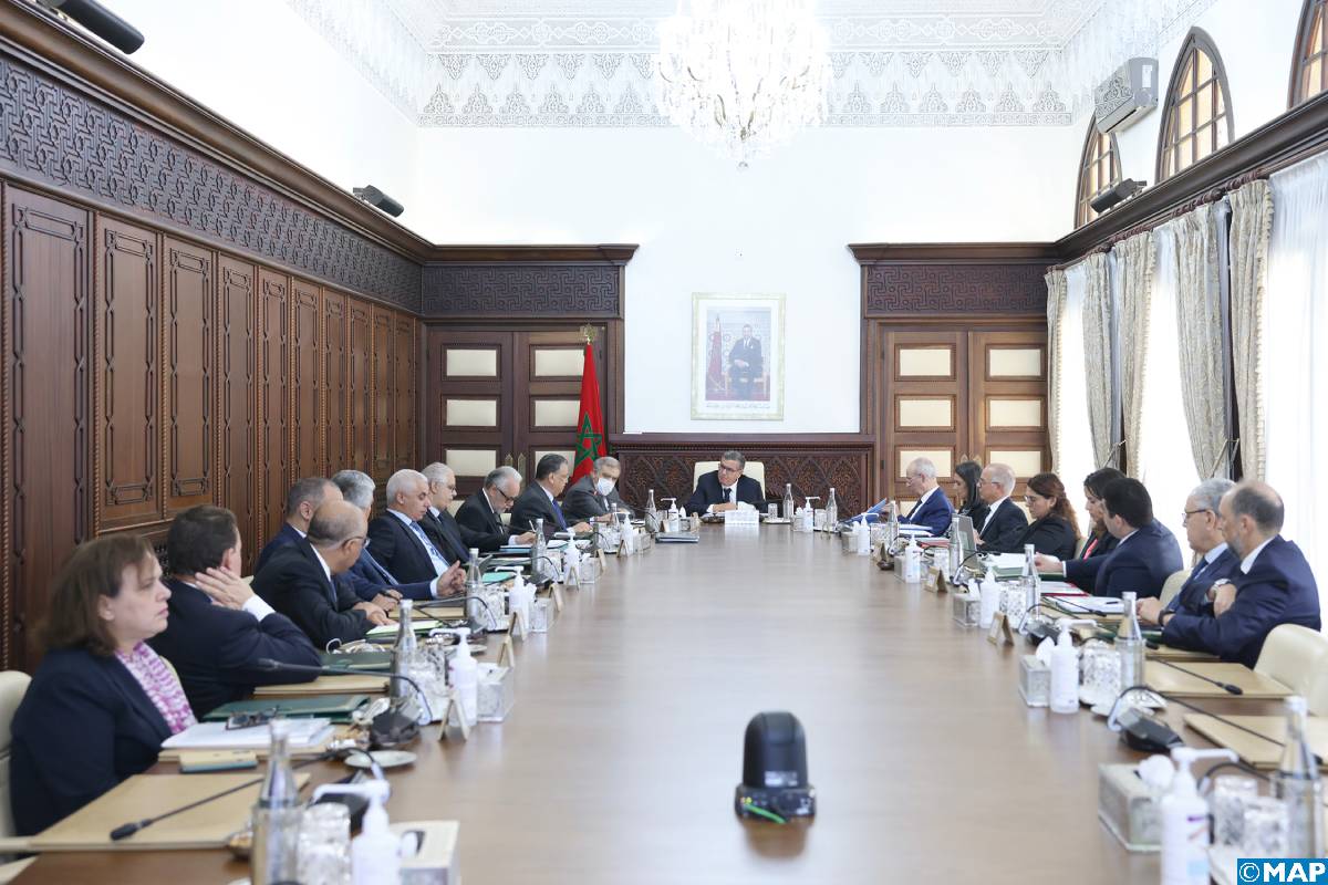 بايتاس .. الحكومة تعمل على إقرار عدالة ضريبية لتشجيع الاستثمار
