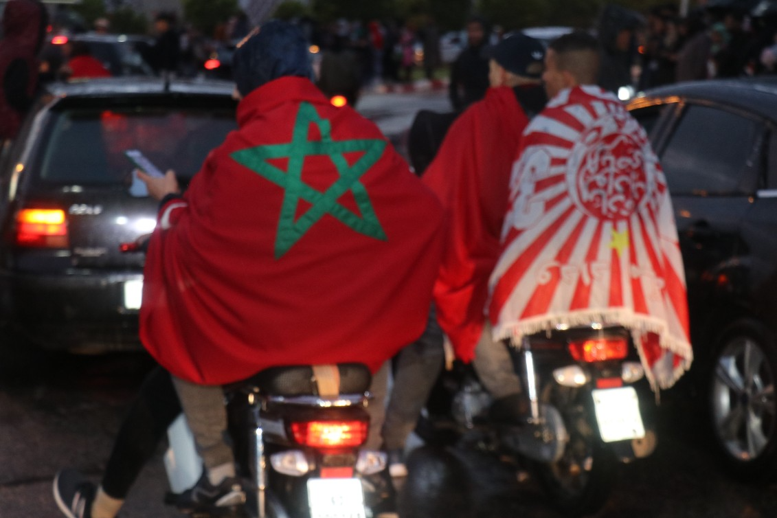 أجواء احتفالية عارمة في مختلف مدن الشمال تجاوبا مع التأهل التاريخي للمنتخب المغربي