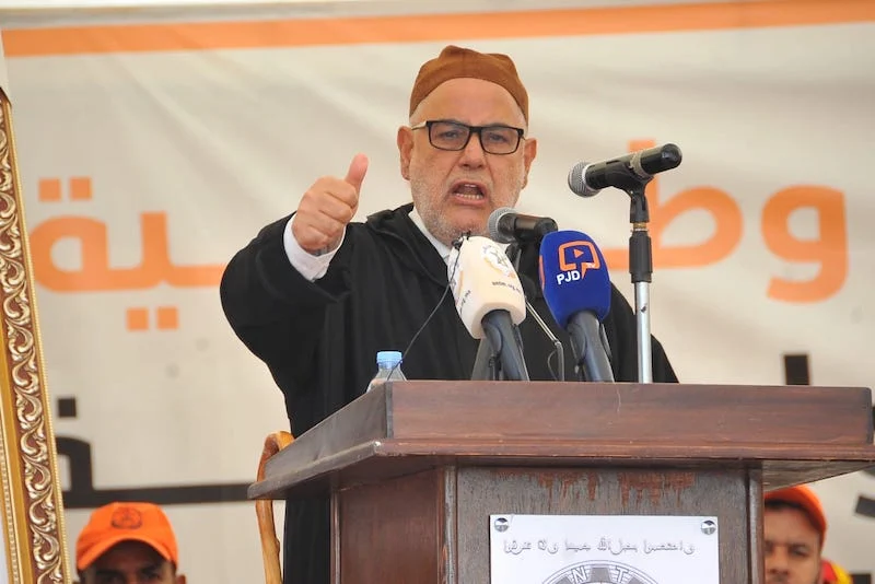 بنكيران يصف وهبي بـ”داعية الفساد” ويتهمه بالسعي “لتخريب بيوت المغاربة”