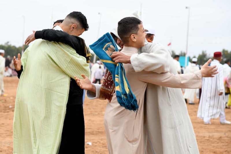 “العواشر” .. أجواء من الفرحة والتضامن الاجتماعي