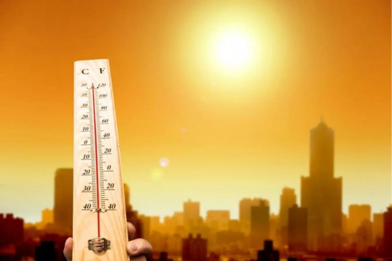 طقس الجمعة .. استمرار الأجواء الحارة بهذه المناطق من المملكة