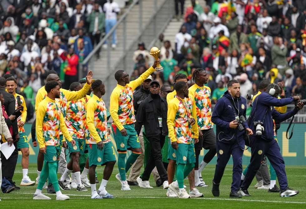 احتفالات باريس تثير النقاش القانوني حول تجريد السنغال من “لقب الكان”