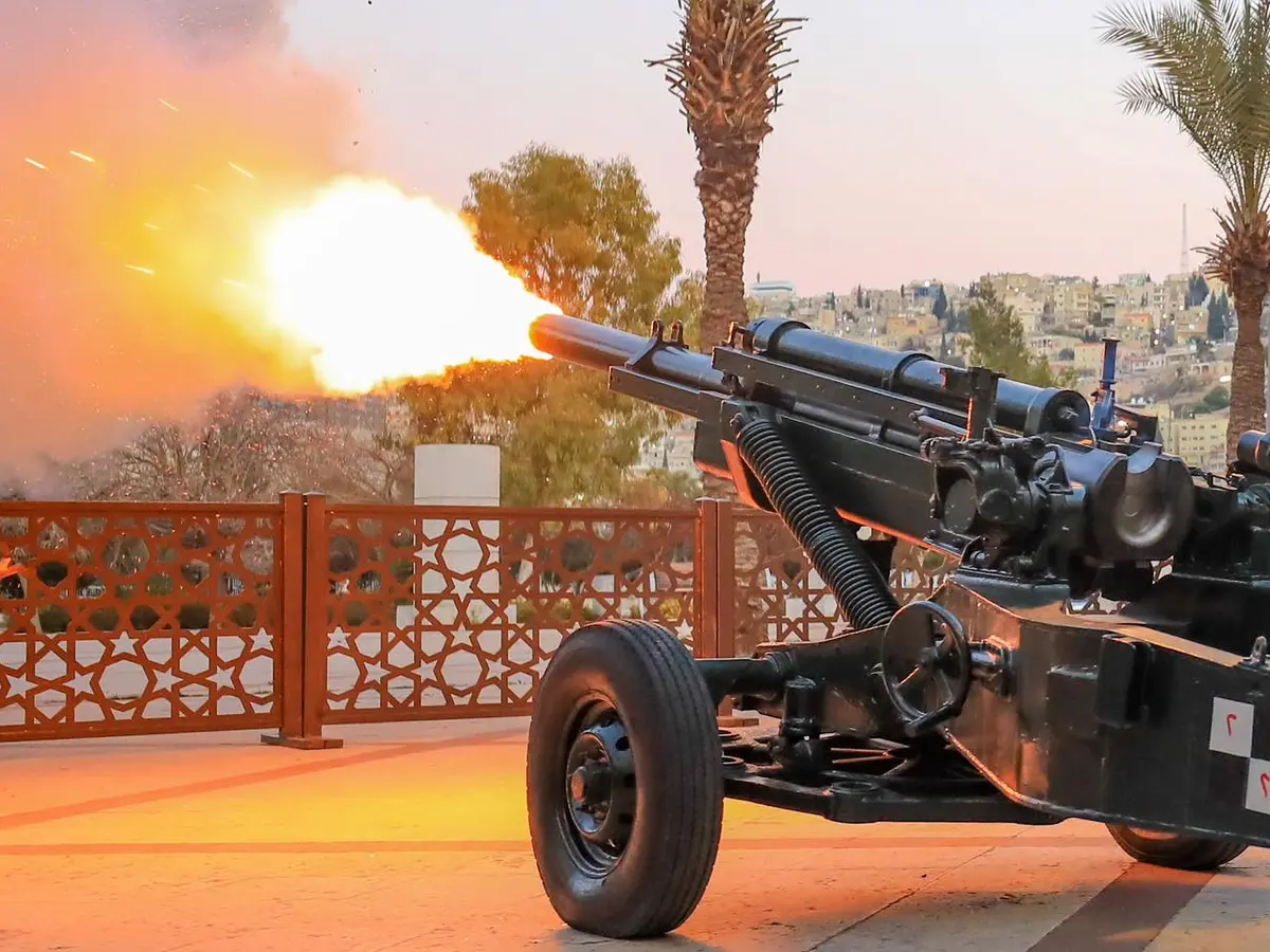 مدفع رمضان .. تقليد عريق يأذن بالإفطار ويبشر بالعيد