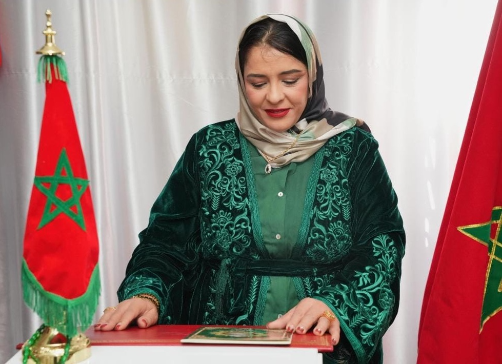 سمية الفاتيحي .. حضور يومي ومتابعة دقيقة داخل أروقة القنصلية لخدمة الجالية المغربية بإسبانيا