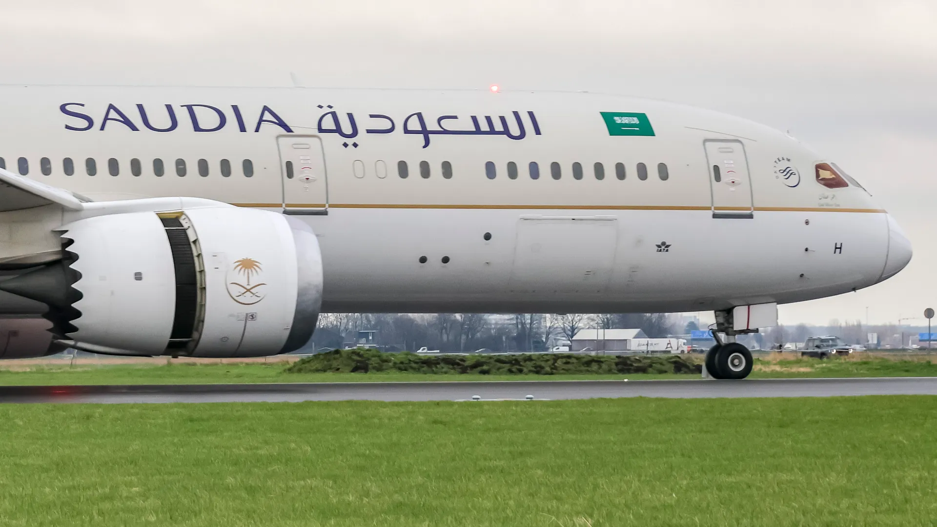 الخطوط الجوية السعودية تمدد تعليق رحلاتها من وإلى عمان والكويت وأبوظبي والدوحة والبحرين حتى الخميس