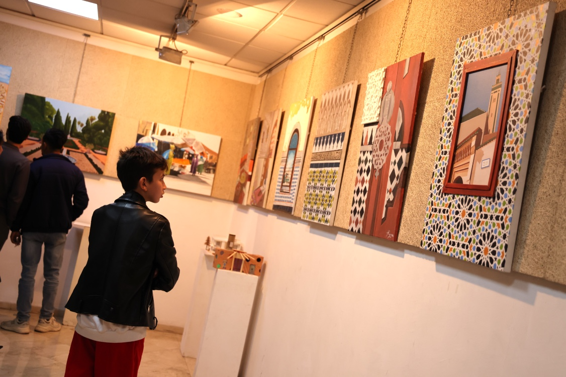 فاس .. معرض فني يبرز الإبداع التشكيلي لطلبة الهندسة المعمارية